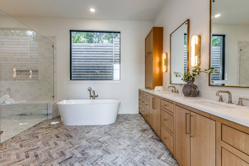 Cornelia Lane, primary bath