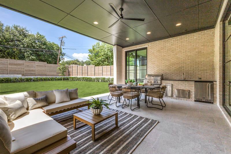 Cornelia Lane, outdoor living