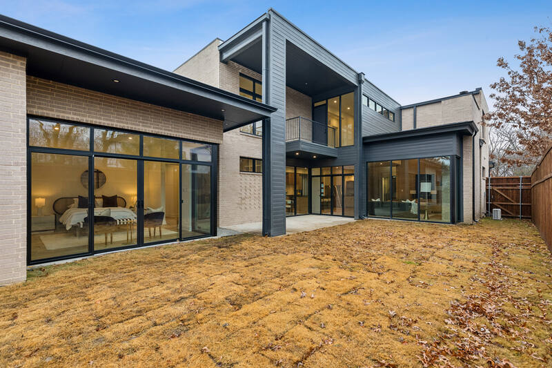 Daytonia Avenue, rear exterior